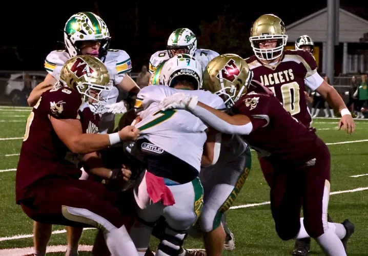 ’Jackets, Bulldogs battle for LKC supremacy